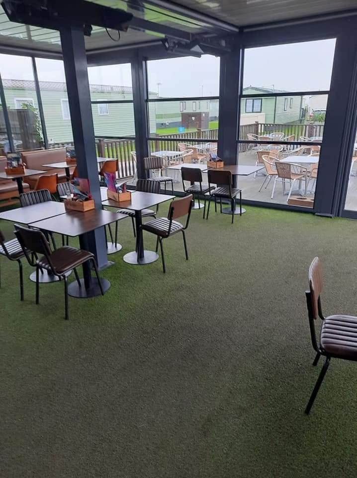 Q8 Ocean Edge Caravan Park Heysham Buitenkant foto
